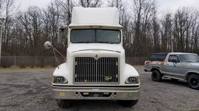 International 9200 Salvage Truck