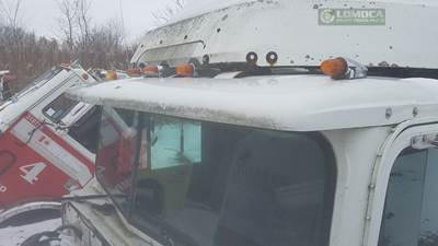 International 9200 Salvage Truck