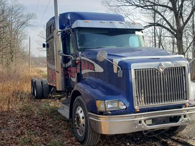 International 9400i Salvage Truck