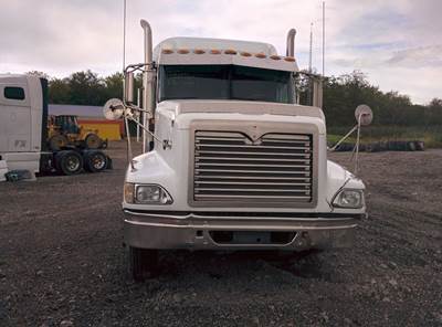 International 9400i Salvage Truck