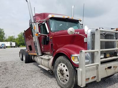 International 9900i Salvage Truck