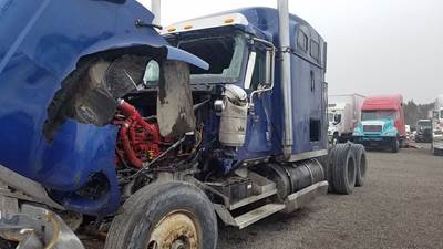 International 9900i Salvage Truck