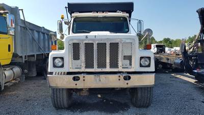 International F2574 Salvage Truck