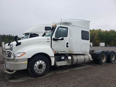 International LT625 Salvage Truck