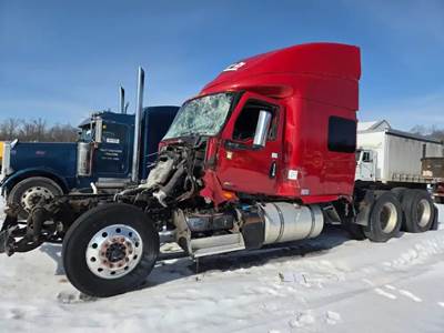 International LT625 Salvage Truck