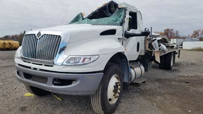 International MV607 Salvage Truck