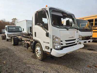 Isuzu NRR Salvage Truck