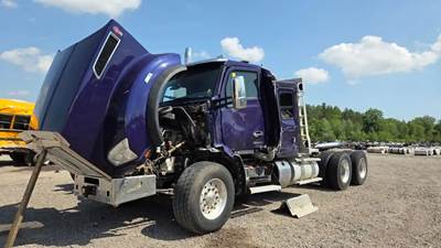 Kenworth T880 Salvage Truck