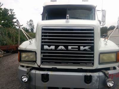 Mack CH613 Salvage Truck