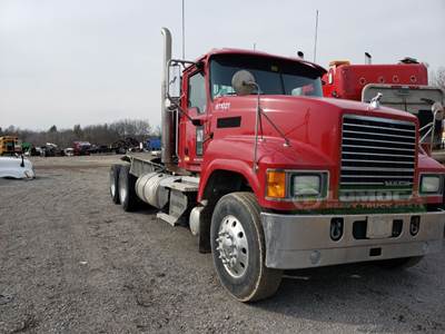 Mack Pinnacle CHU613 Salvage Truck