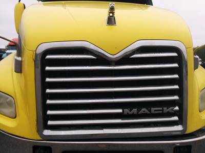 Mack Pinnacle CXU613 Salvage Truck