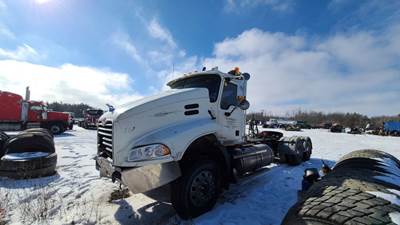Mack Vision CXN613 Salvage Truck