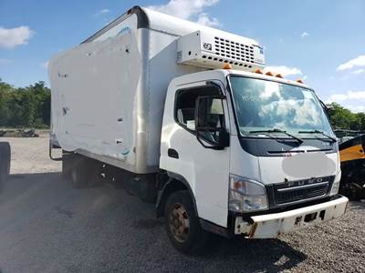 Mitsubishi FE85D Salvage Truck