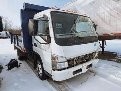 Mitsubishi FE85D Salvage Truck