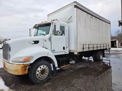 Peterbilt 330 Salvage Truck