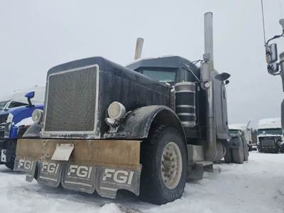 Peterbilt 379 Salvage Truck