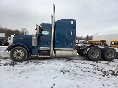 Peterbilt 379 Salvage Truck