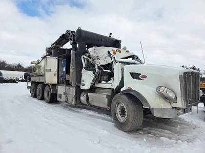 Peterbilt 567 Salvage Truck