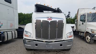 Peterbilt 579 Salvage Truck
