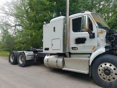 Peterbilt 579 Salvage Truck