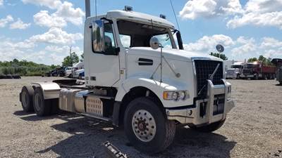 Volvo VHD Salvage Truck