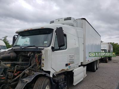 Volvo VNL Salvage Truck