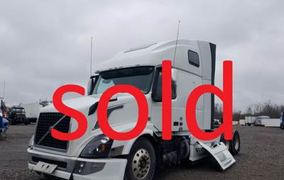 Volvo VNL Salvage Truck