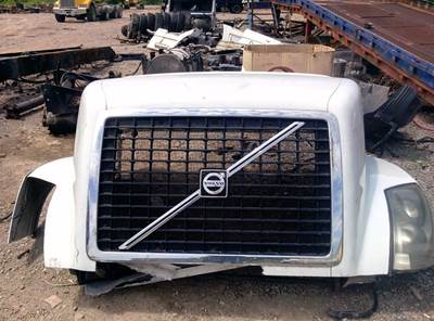 Volvo VNL Salvage Truck