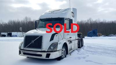 Volvo VNL Salvage Truck