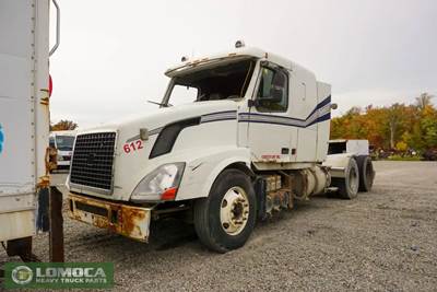 Volvo VNL Salvage Truck