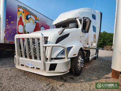 Volvo VNL Salvage Truck