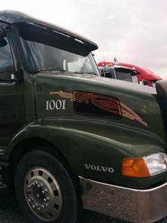 Volvo VNL64T Salvage Truck