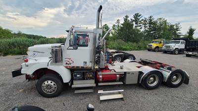 Western Star 4900SA Salvage Truck