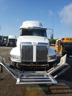 Western Star 5700 Salvage Truck