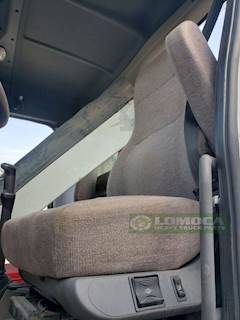 Freightliner Cascadia 125 Left Seat