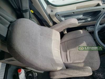 Freightliner Cascadia 125 Left Seat