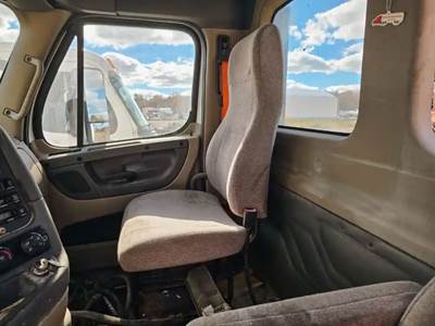 Freightliner Cascadia 125 Right Seat