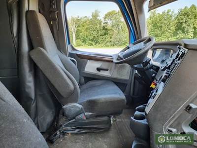 Freightliner Cascadia Left Seat for a 2018 Freightliner Cascadia 123