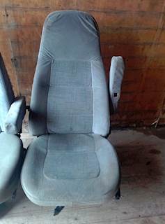 Freightliner Century Class 120 Left Seat for a 2007 Freightliner CST120