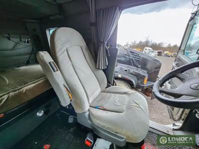 Freightliner Columbia 120 Left Seat