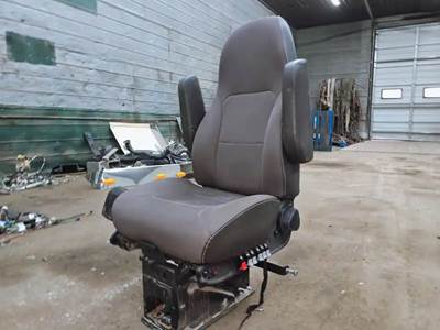 International HX620 Left Seat