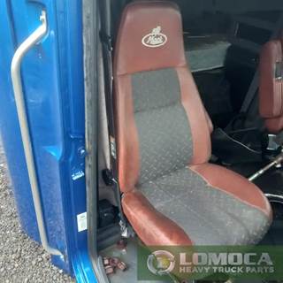 Mack Pinnacle CXU613 Right Seat for a 2014 Mack CXU613