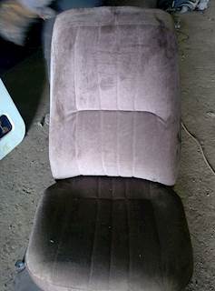 Mack Vision CX613 Right Seat for a 2006 Mack CX 613