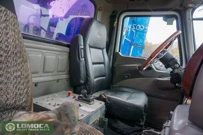 Mack Vision CXN613 Left Seat for a 2007 Mack CXN613