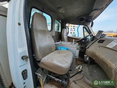 Sterling M8500 Right Seat for a 2002 Sterling M8500 Acterra