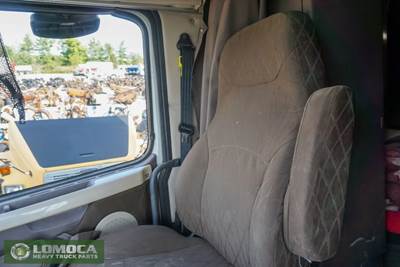 Volvo VNL Right Seat