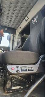 Western Star 4900FA Left Seat for a 2014 Western Star 4900 FA