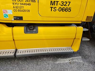 Freightliner Cascadia 125 Left Fairing