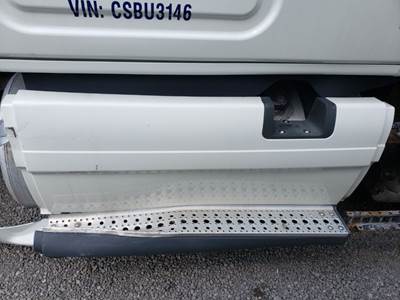 Freightliner Cascadia 125 Right Fairing