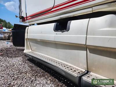 Freightliner Cascadia 125 Right Fairing